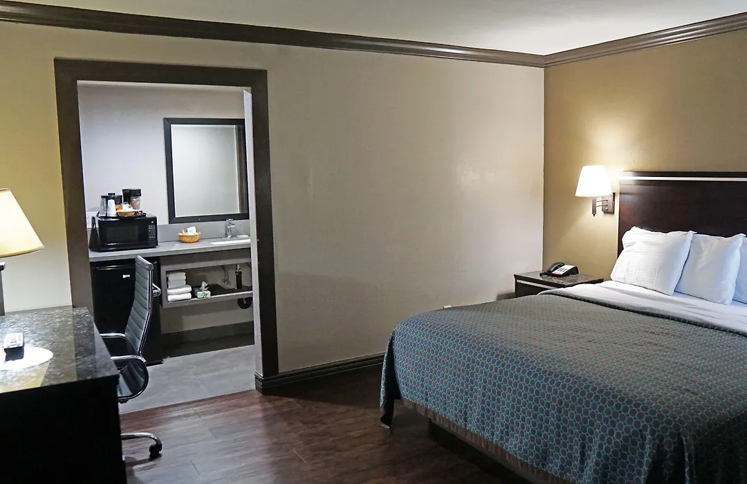 Hawthorne Plaza Inn Near Lax-1