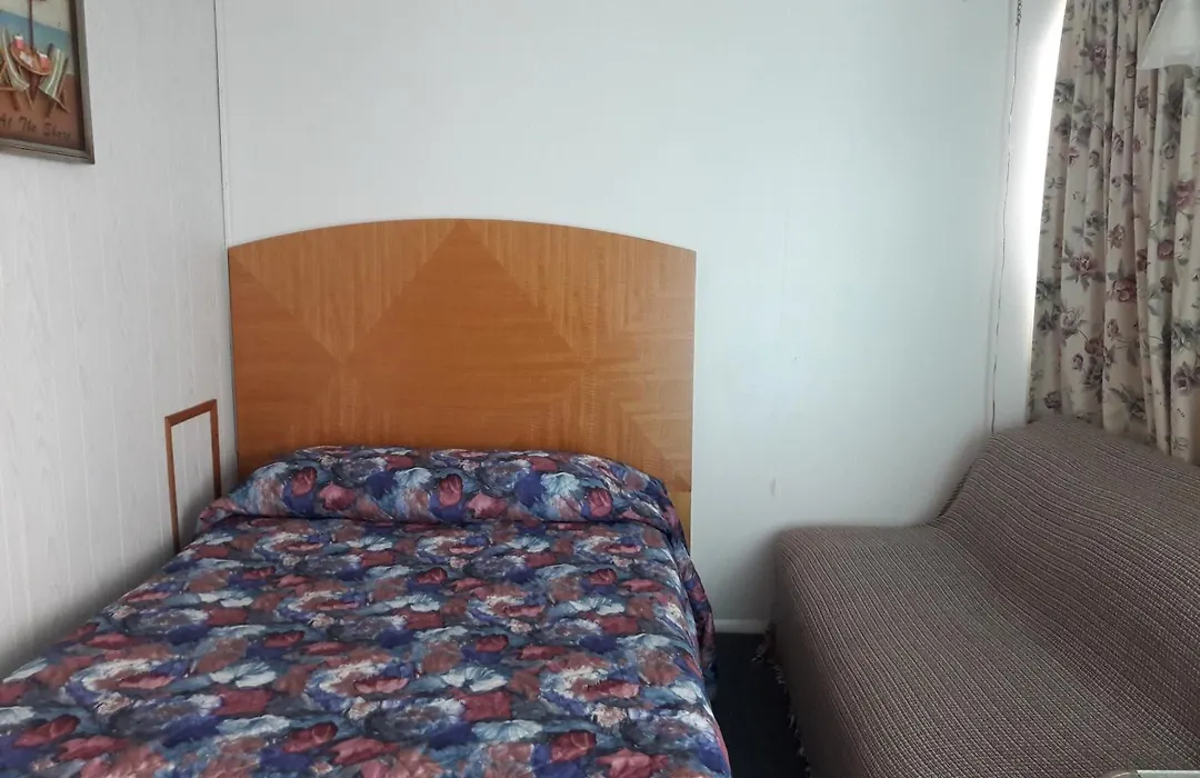 Suitcase Motel & Travel-1