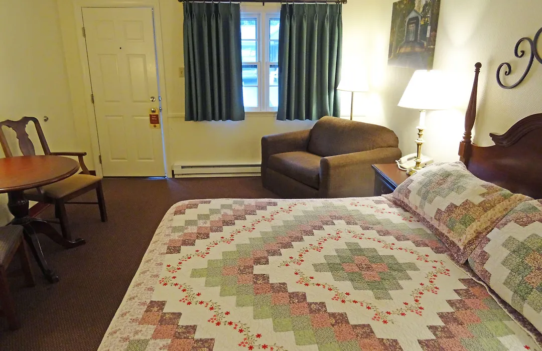 Amish Country Motel-1