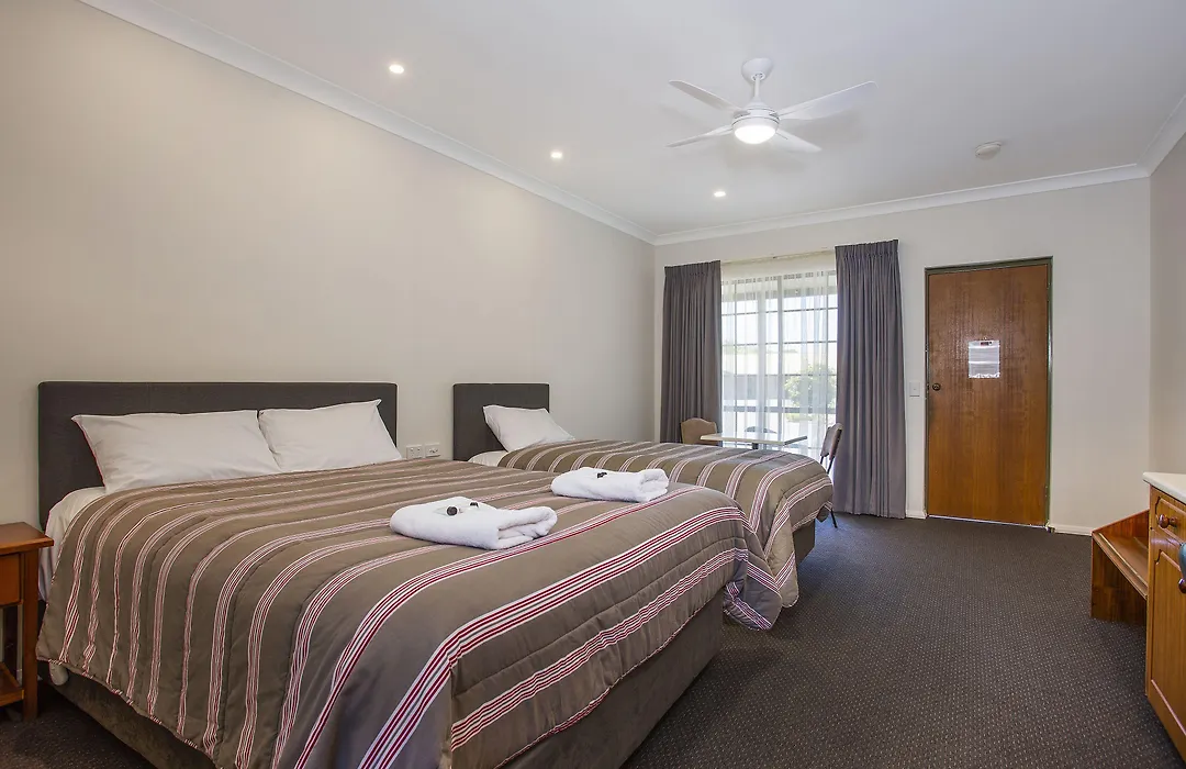 Manifold Motor Inn-1
