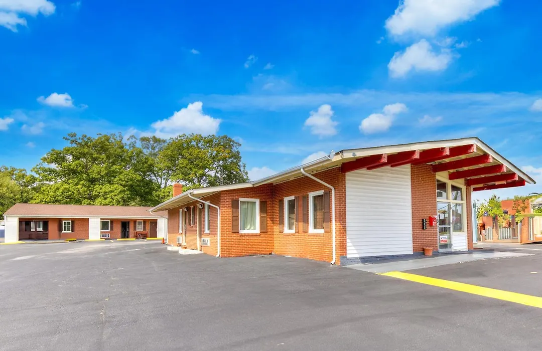 Oyo Palm Leaf Motel-1