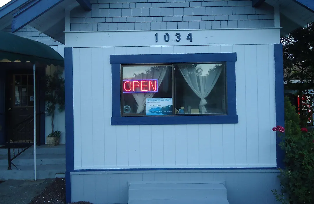 Blue Mountain Motel-1