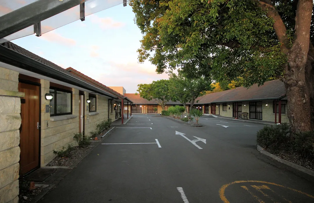 Bentleys Motor Inn-1