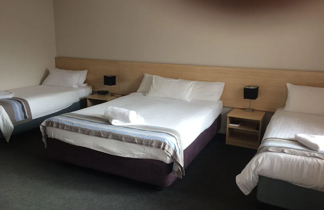 Red Cedar Motel-1