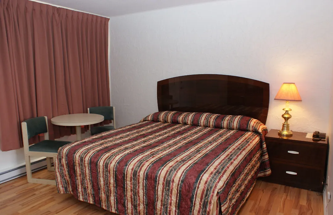 Riverside Motel-1