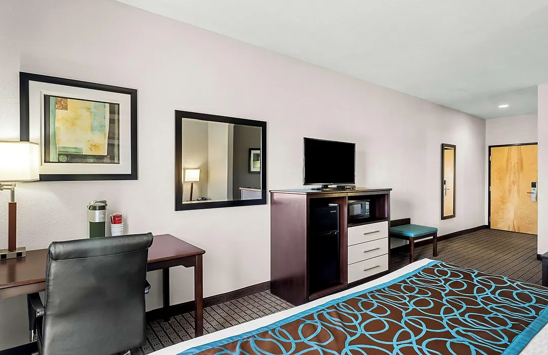 Best Western Plus - Magee Inn & Suites-1