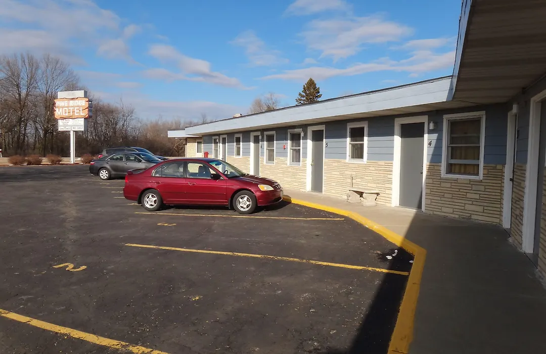 Pine Ridge Motel-1