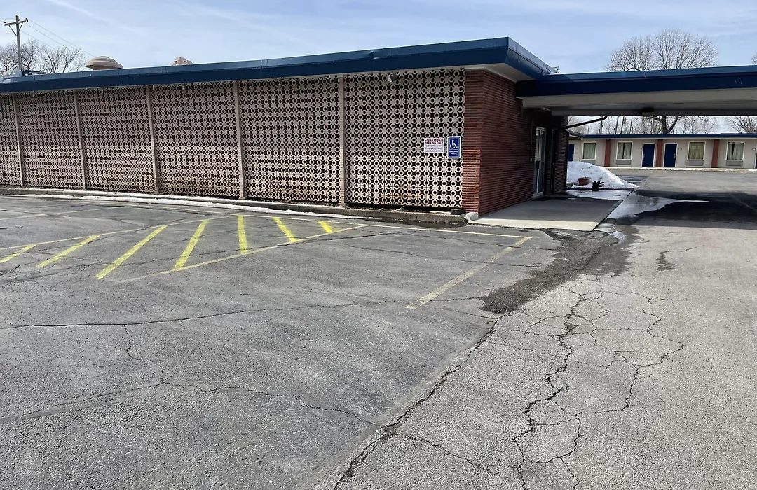 American Motor Inn - Rock Island-1