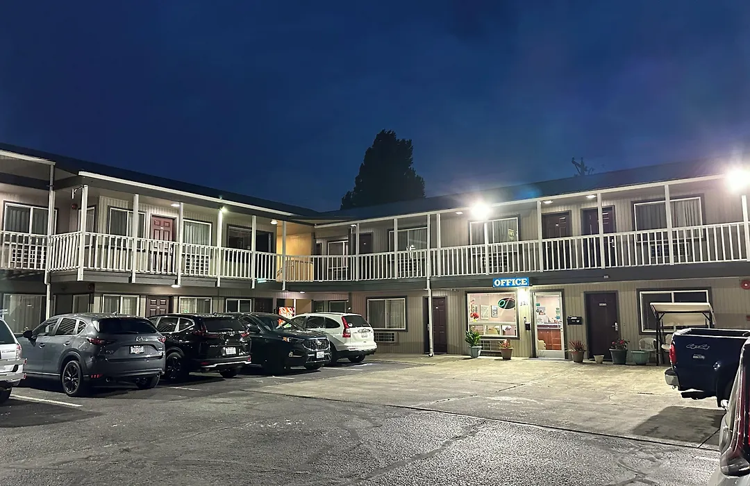The Royal Victorian Motel-1