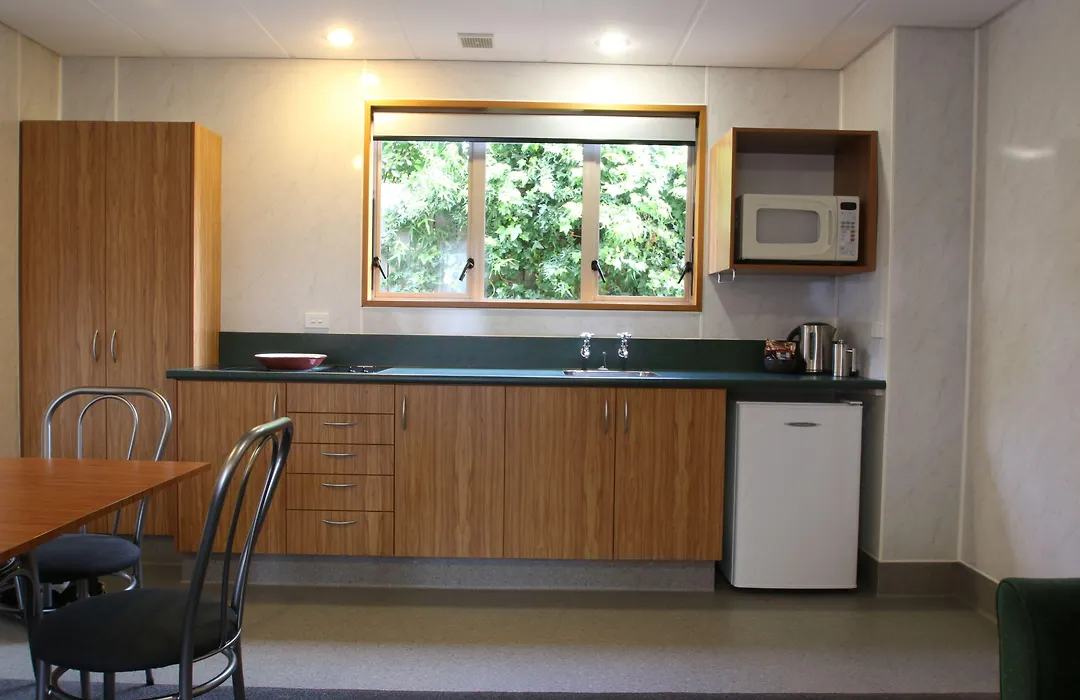 Amross Motel-1