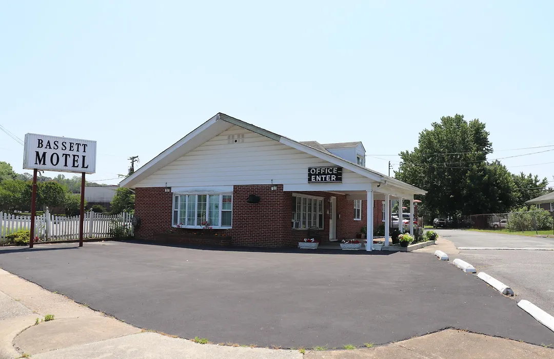 Bassett Motel-1
