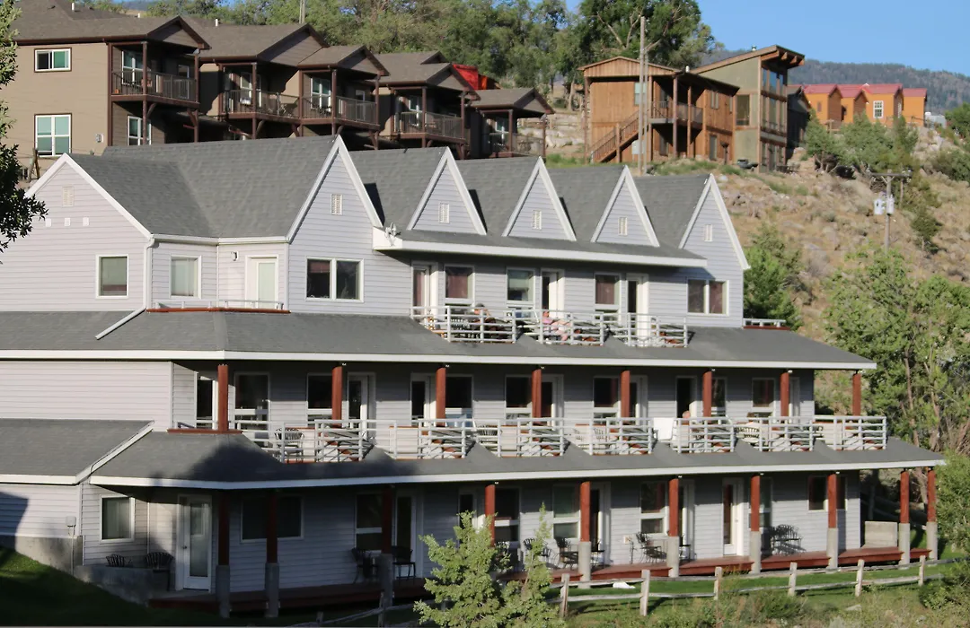 Absaroka Lodge-1