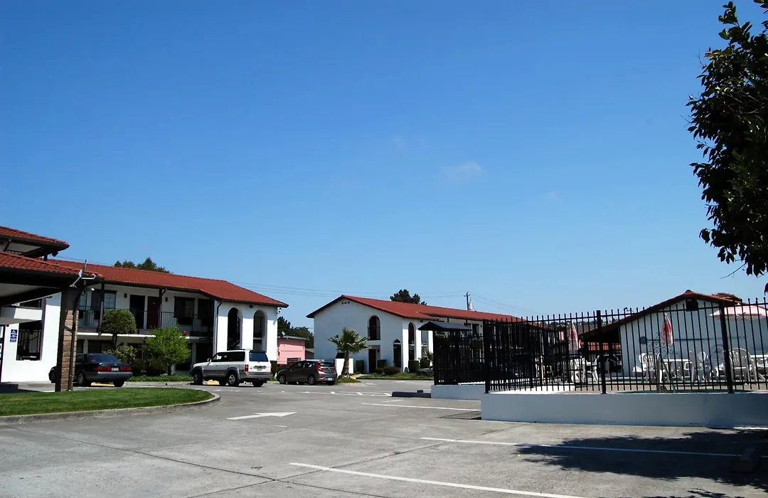 Travelodge By Wyndham Vallejo-1
