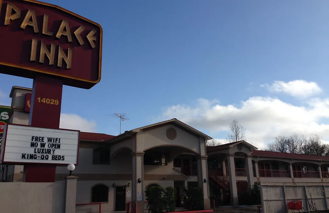 Palace Inn 290 - Fairbanks-1