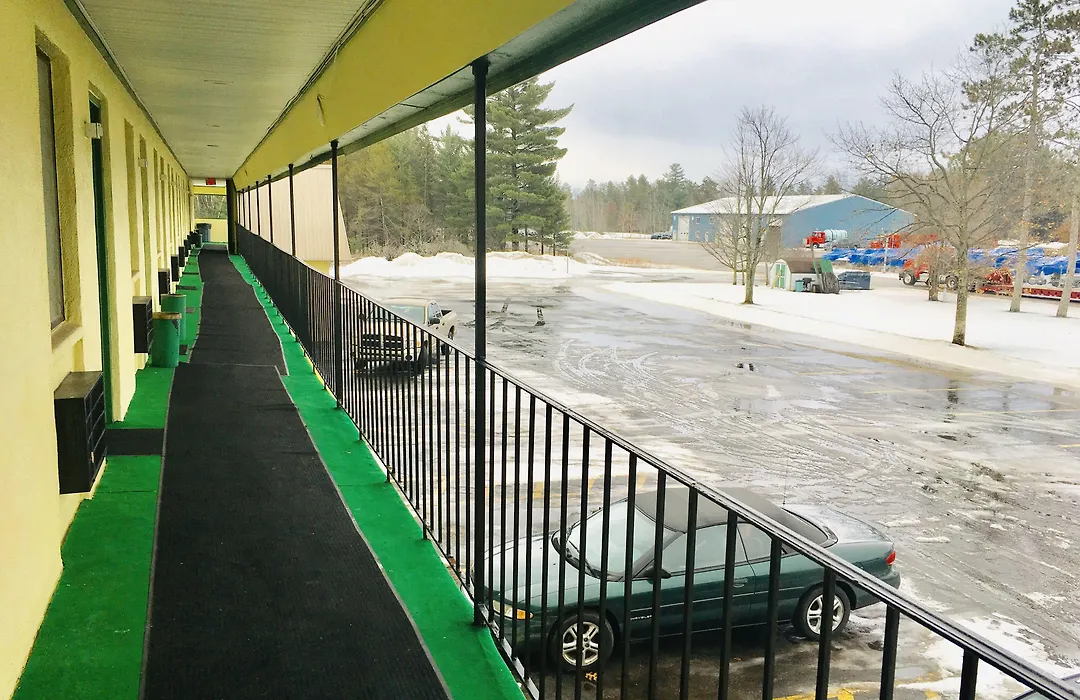 Granada Inn Motel - Kalkaska-1