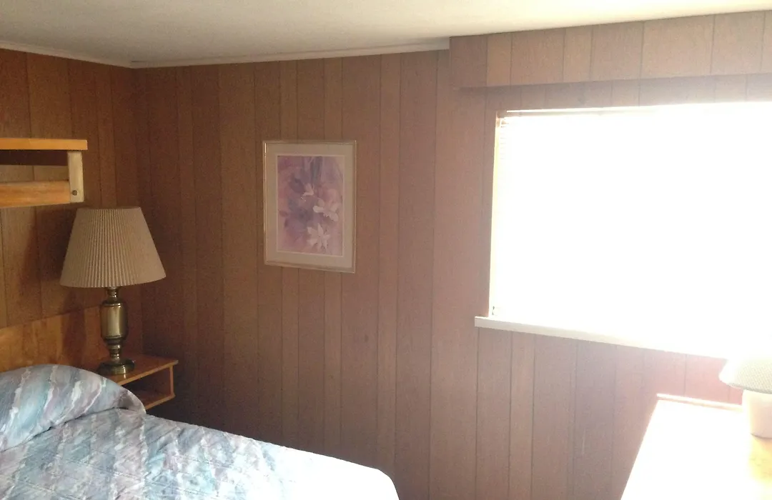 Amber Lantern Motel-1