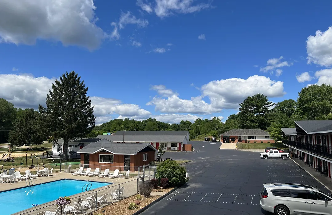 All Star Inn & Suites-1