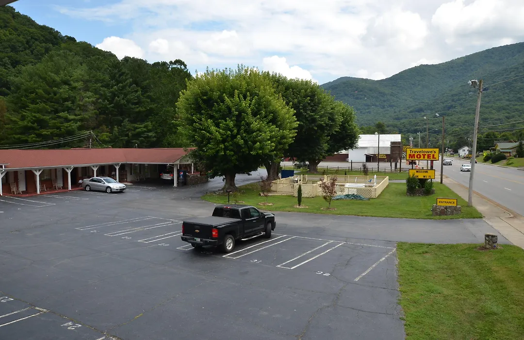 Travelowes Motel - Maggie Valley-1