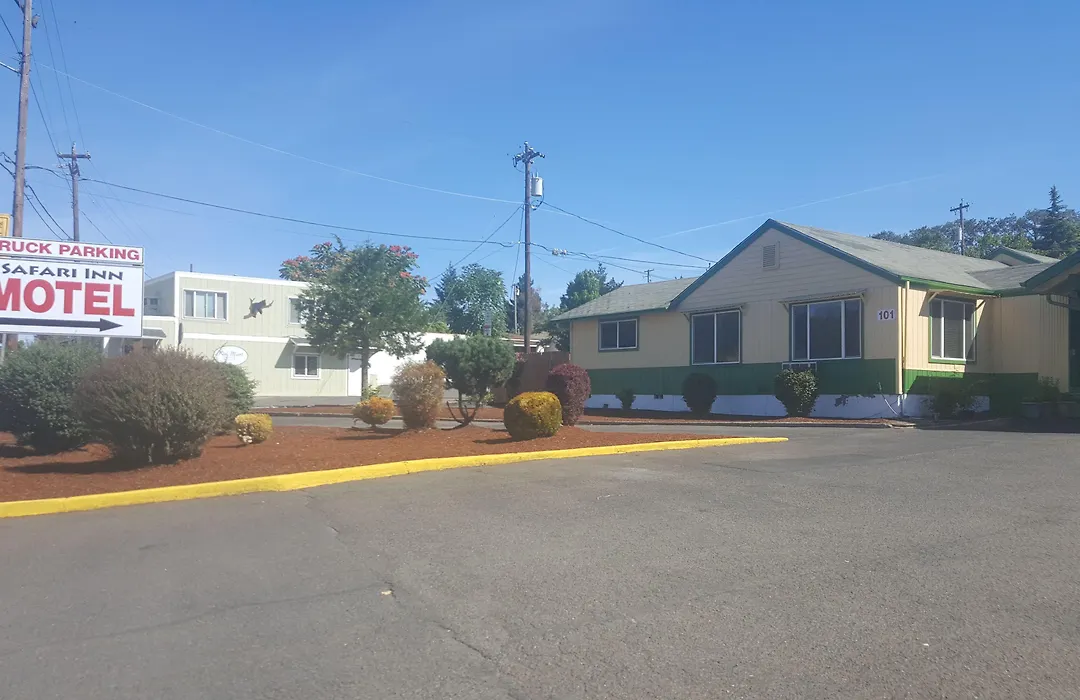 Safari Inn Motel-1