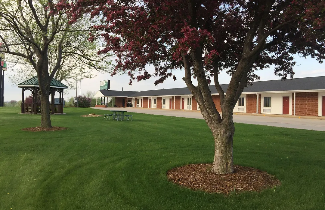 Crest Country Inn-1