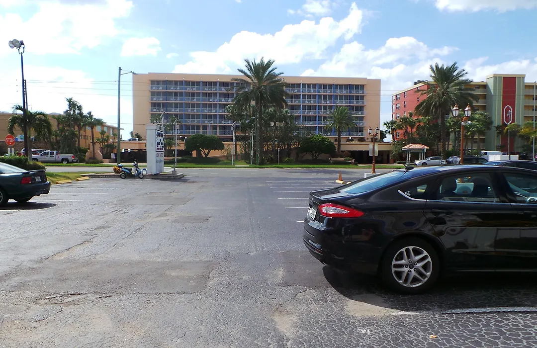 Island House Resort Hotel-1