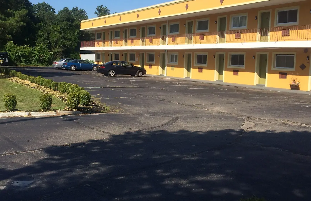 Travel Inn And Suites-1
