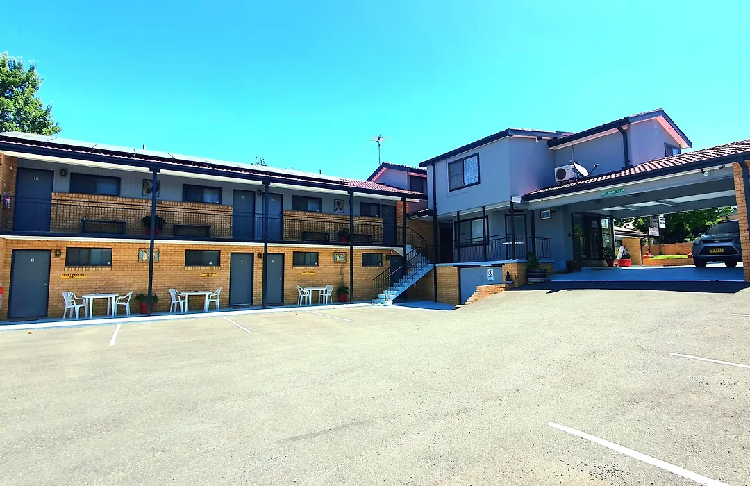 Goldrush Motel Young Cbd-1