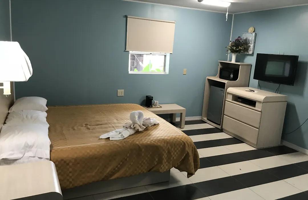 Apollo Inn - Cocoa-1