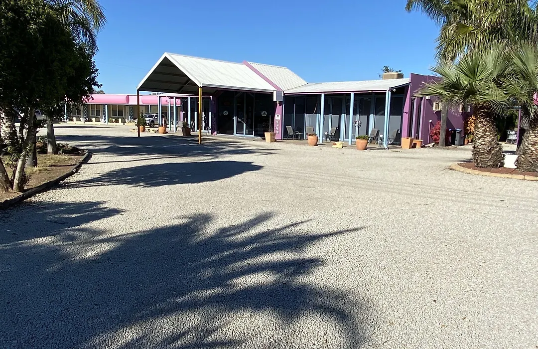 Paddle Steamer Motel-1