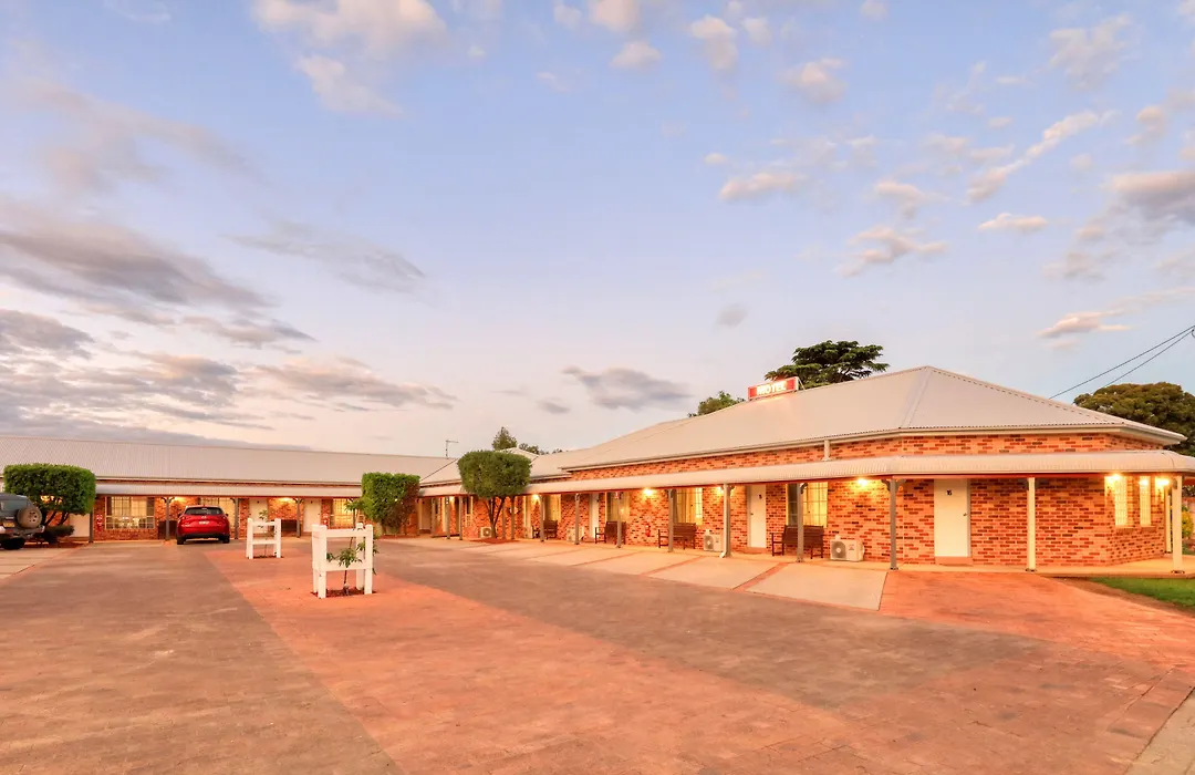 Country Gardens Motor Inn-1