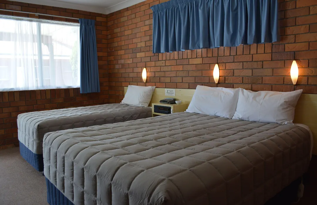 Peter Allen Motor Inn-1