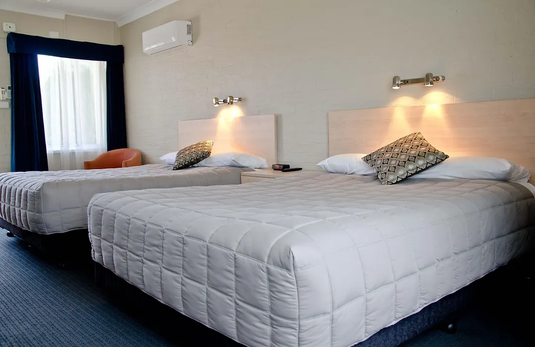 Baybrook Motor Inn-1