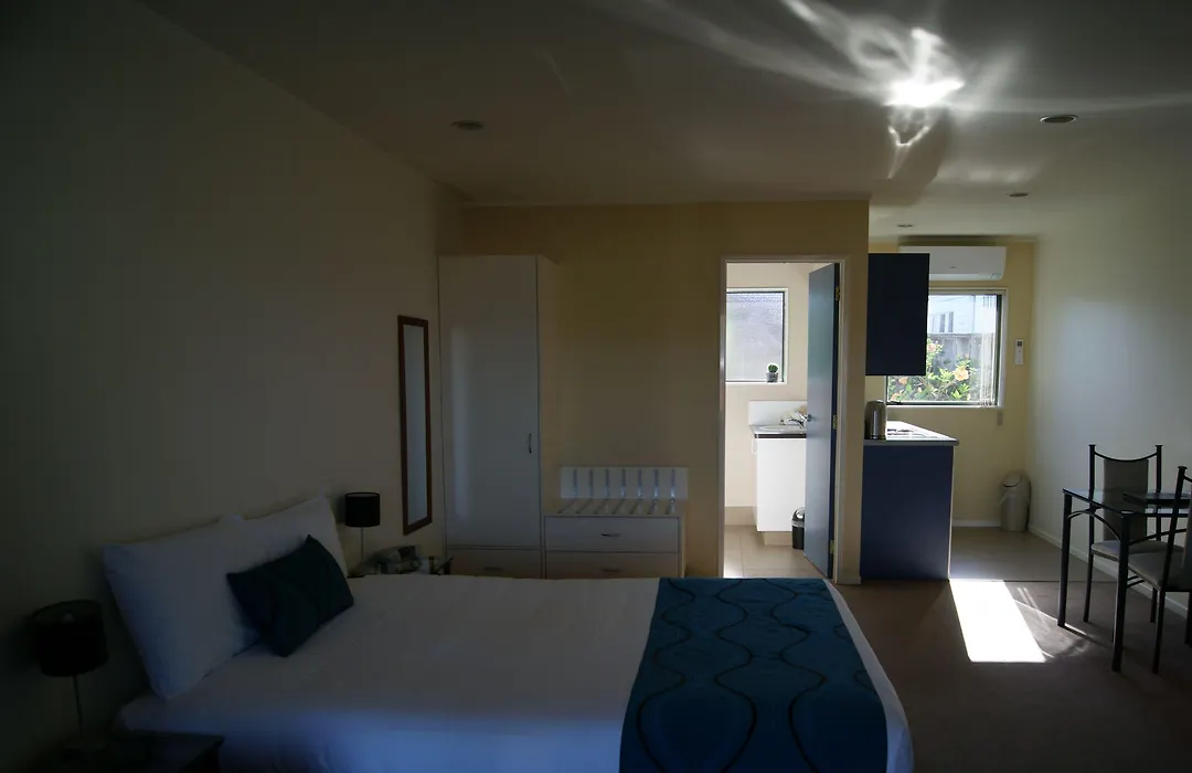 Barringtons Motor Lodge-1