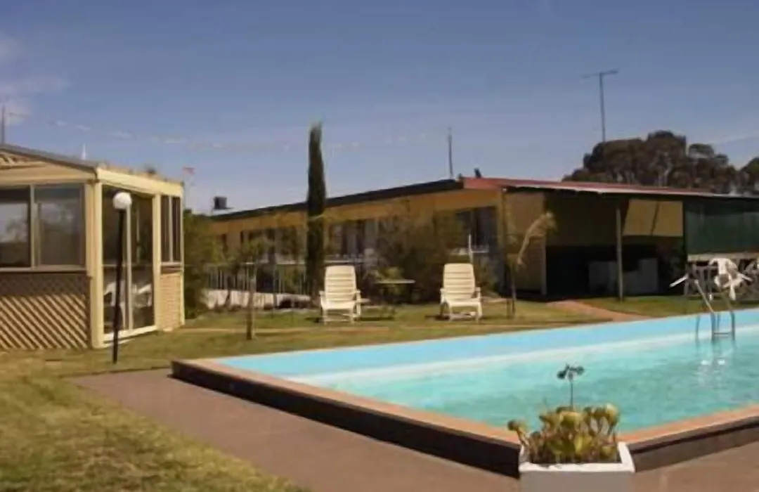 Darlot Motor Inn-1