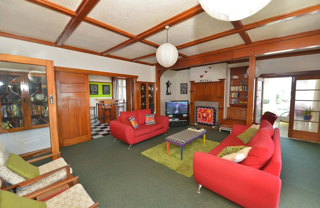 Ducks & Drakes Boutique Motel & Backpackers-1