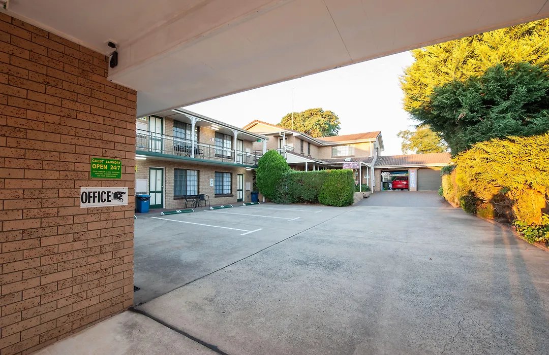 Jacaranda Place Motor Inn-1