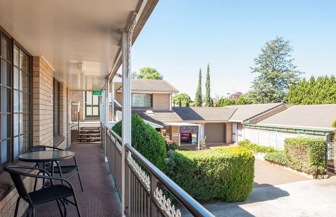 Jacaranda Place Motor Inn-1
