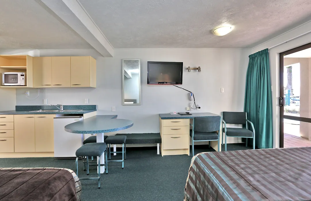 Edgewater Motor Lodge-1
