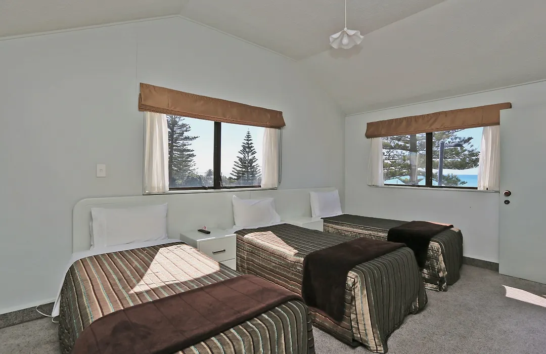 Edgewater Motor Lodge-1