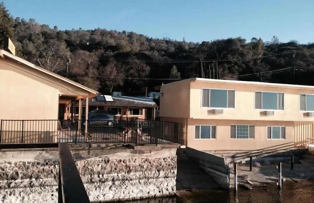 Lake Marina Inn-1