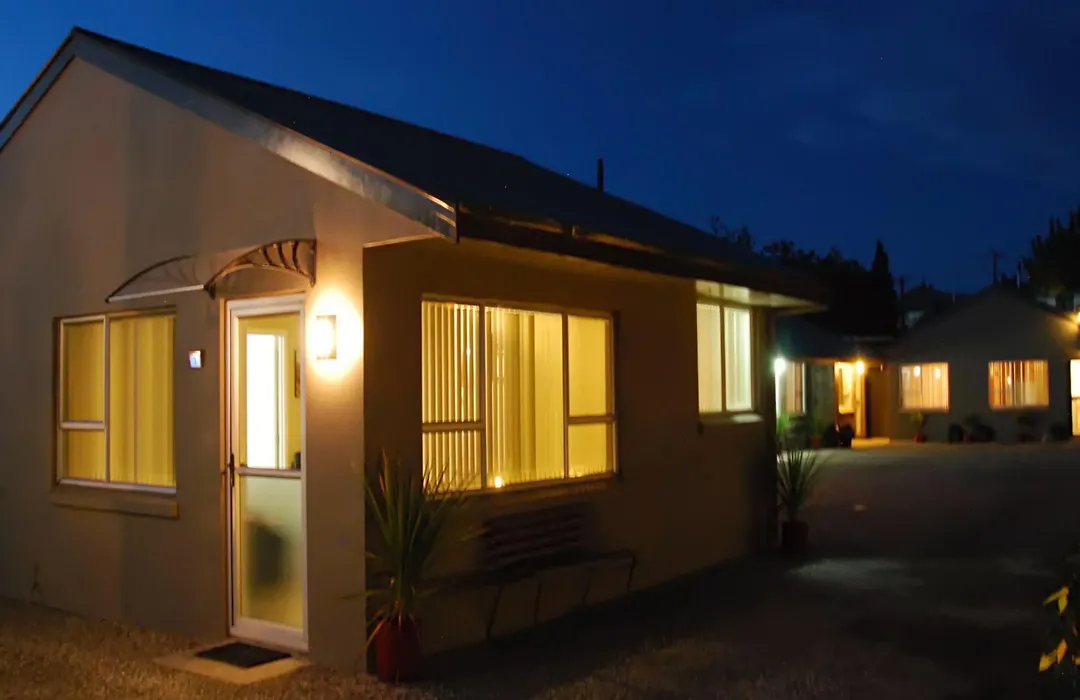 Almond Court Motel-1