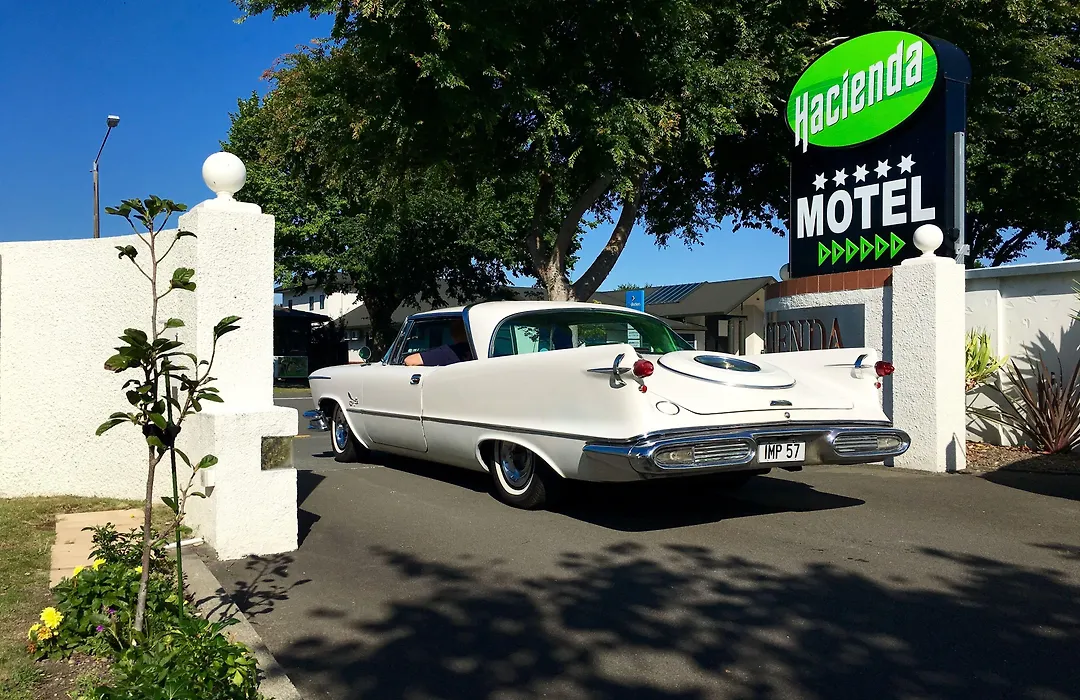 Hacienda Motor Lodge-1