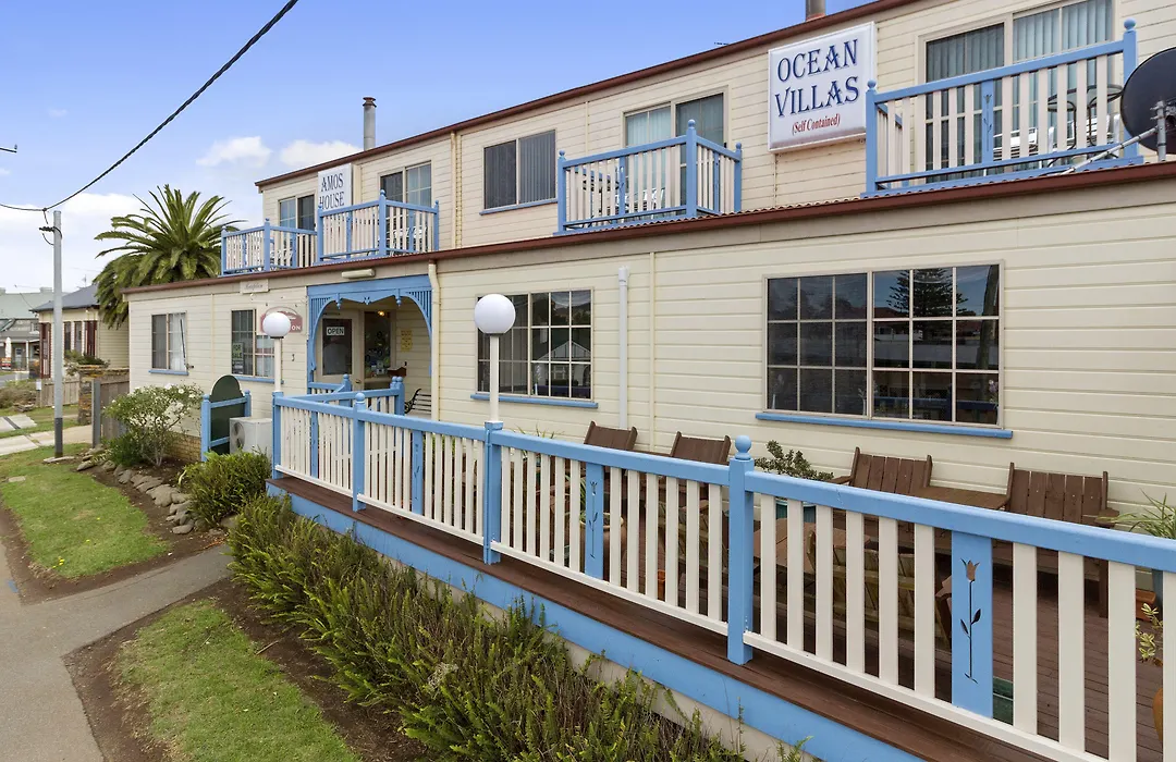 Amos House & Swansea Ocean Villas-1