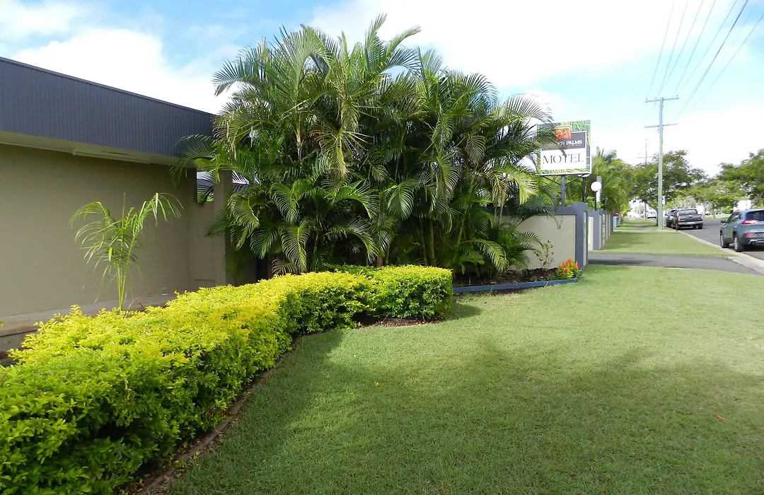 Golden Palms Motor Inn-1