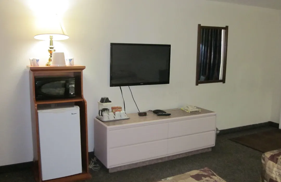Chinook Motel-1