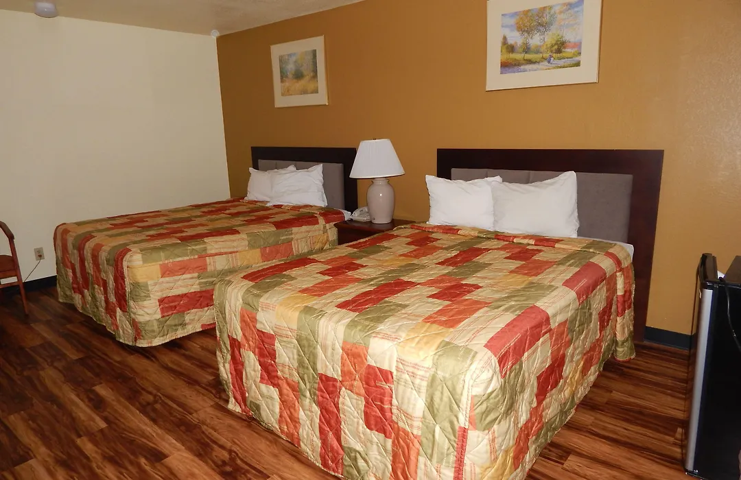 Regency Inn Iola-1