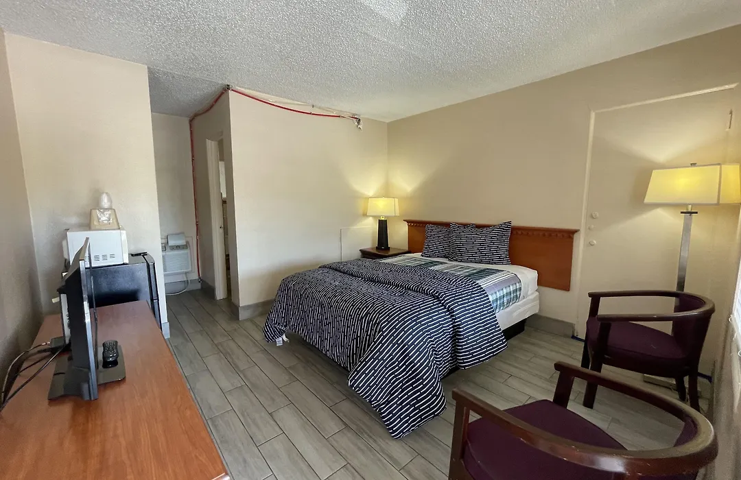 Castillo Inn-1