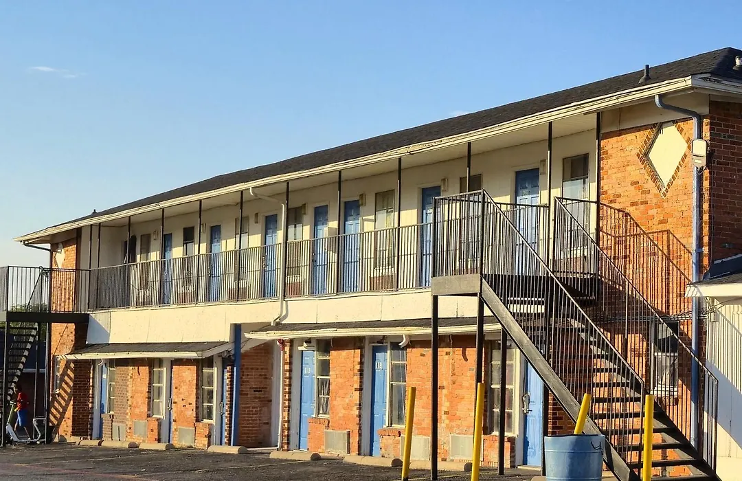 Cole Manor Motel By Oyo Love Field Market Center-1
