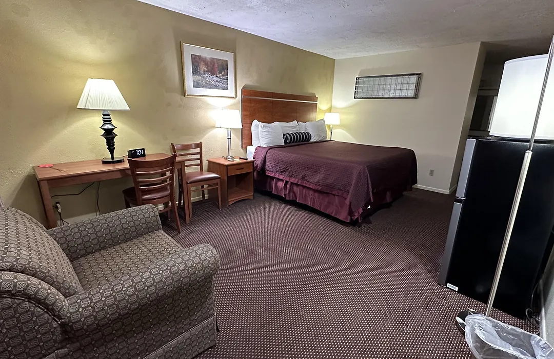 Economy Inn-1