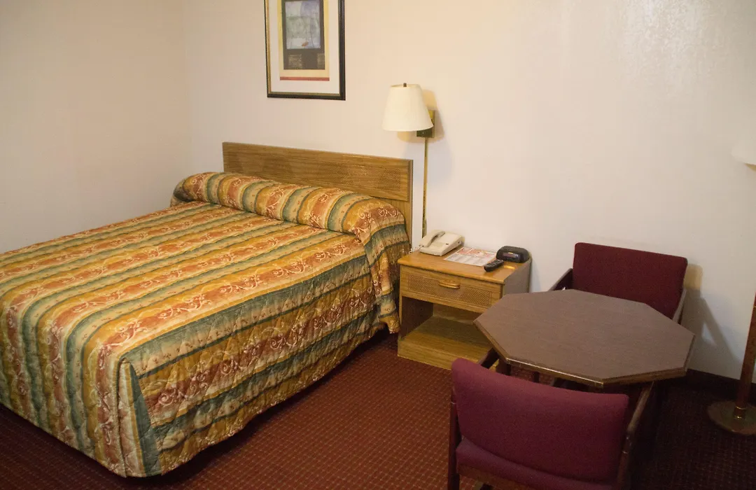 Tazewell Motor Lodge-1